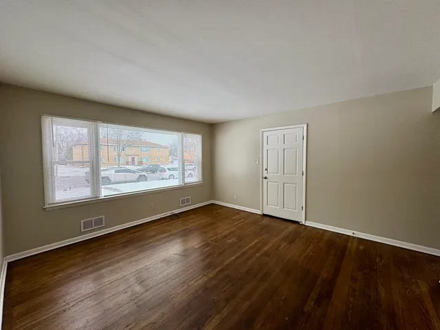 $1,150 | 8129 West Villard Avenue, Unit LOWR, Milwaukee, WI 53218