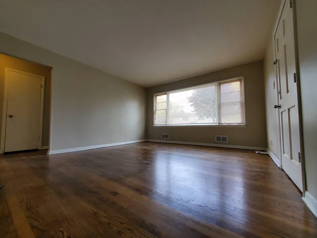 $1,150 | 8129 West Villard Avenue, Unit LOWR, Milwaukee, WI 53218