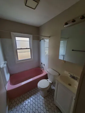 $1,150 | 8129 West Villard Avenue, Unit LOWR, Milwaukee, WI 53218