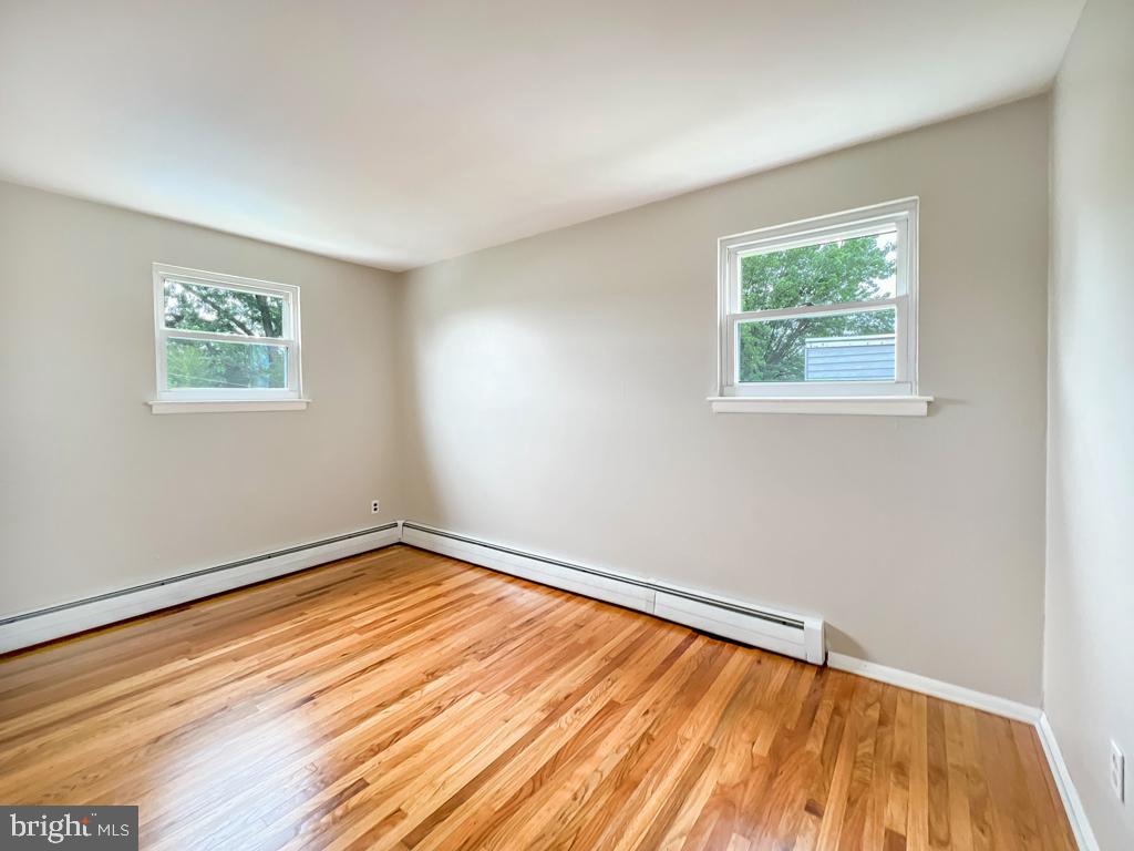 839 Avon Road Philadelphia, PA 19116 - Photo 22 of 40 Bedroom 2 - with beautiful hardwood floors