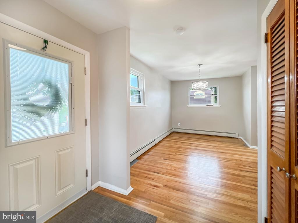 839 Avon Road Philadelphia, PA 19116 - Photo 6 of 40 Welcoming Foyer
