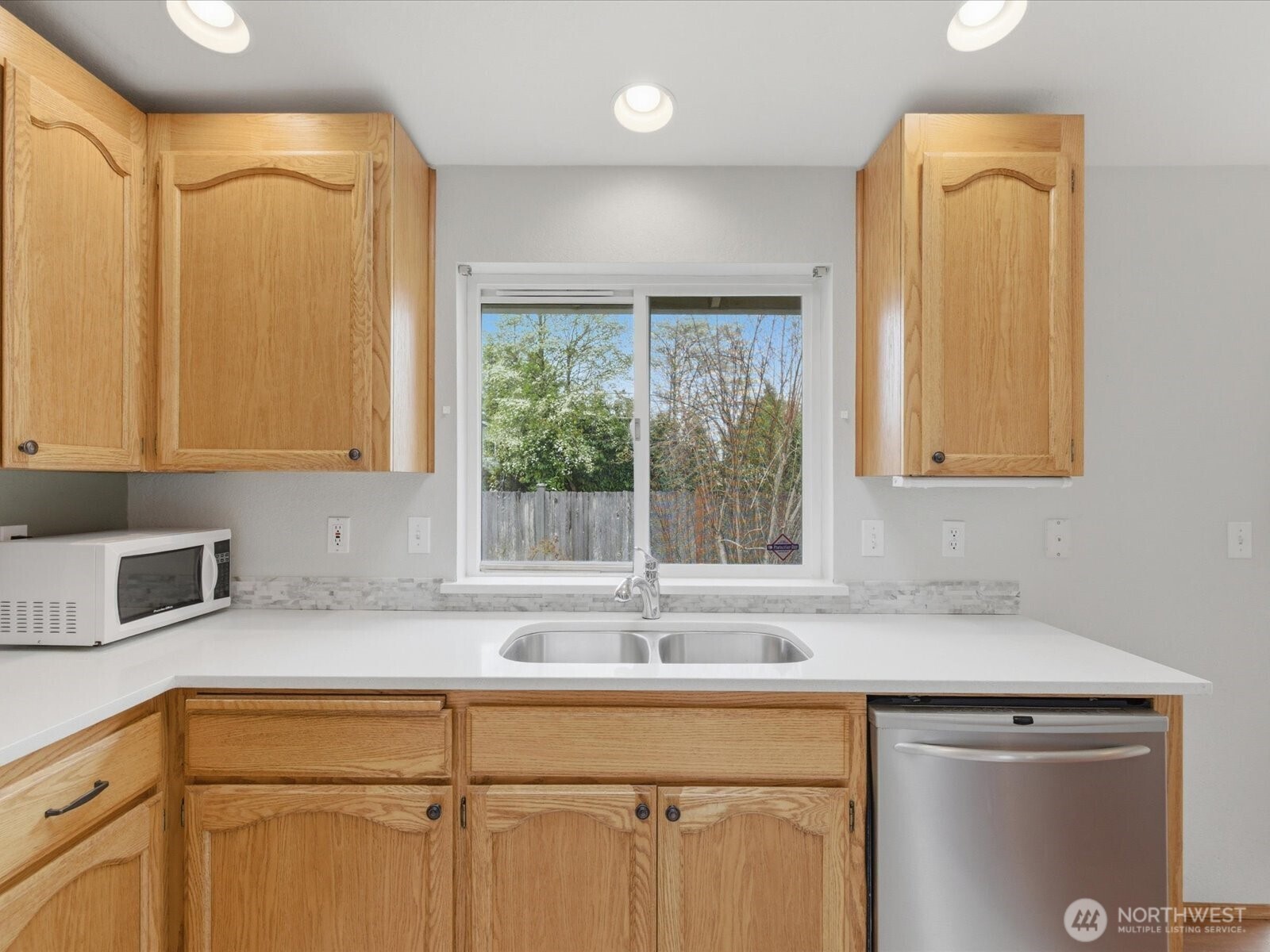 6000 Cady Road Everett, WA 98203 - Photo 12 of 33 Gallery Image 12