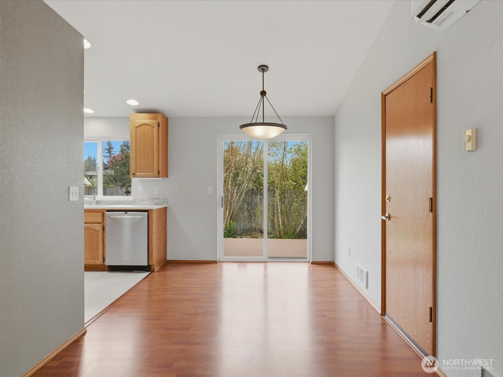 6000 Cady Road Everett, WA 98203 - Photo 8 of 33 Gallery Image 8