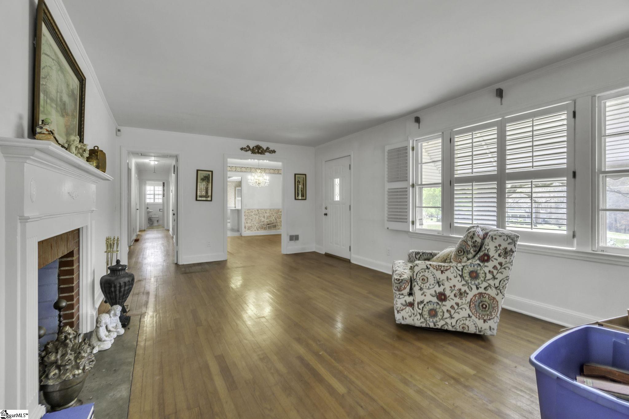 1411 Sharon Road Greer, SC 29651 - Photo 4 of 28 Gallery Image 4