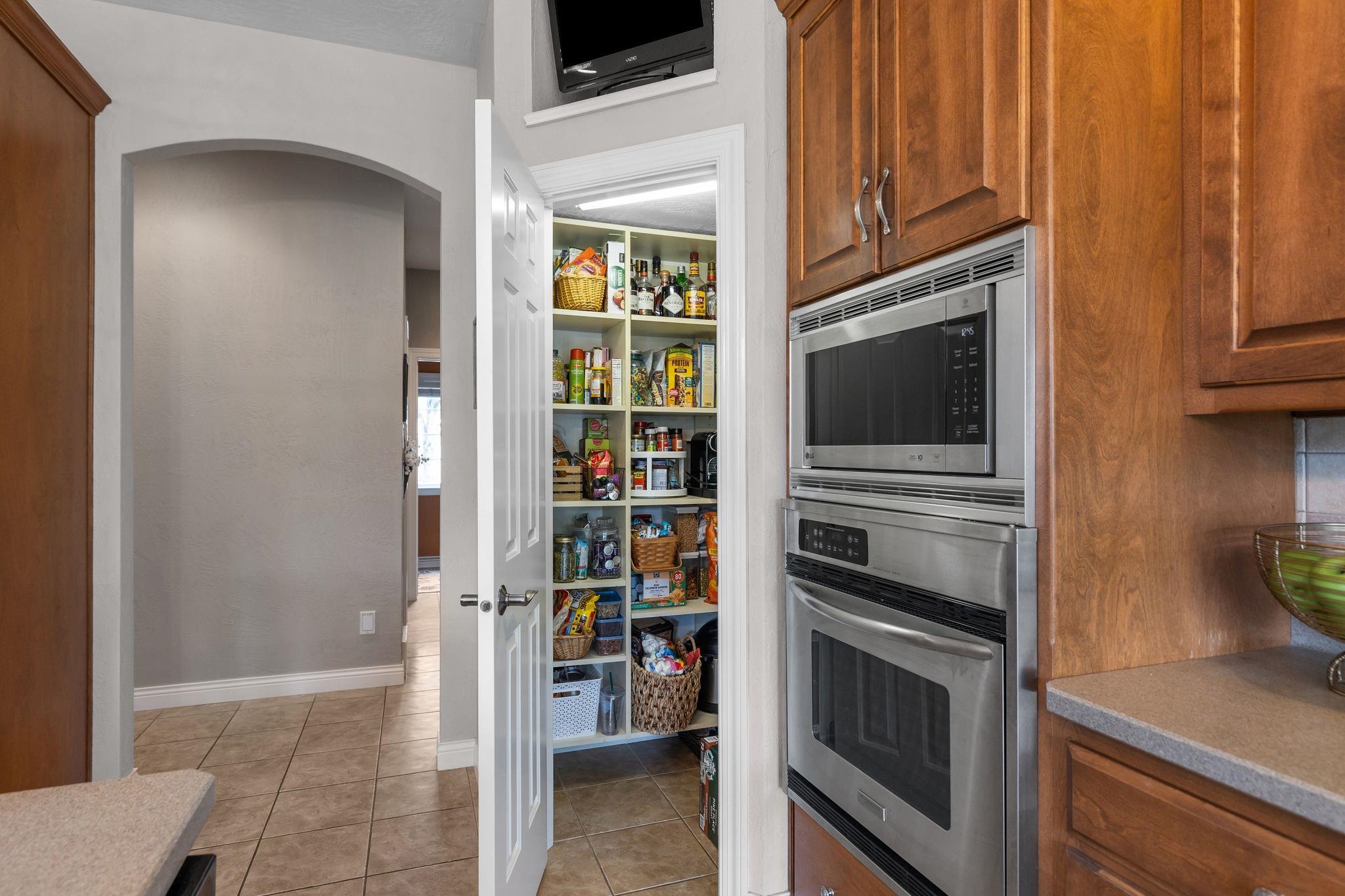 4916 Silentwind Way Appleton, WI 54913 - Photo 17 of 70