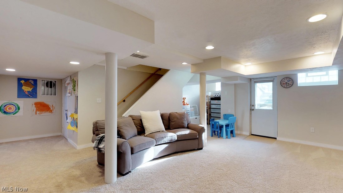 2874 Huntington Road Cleveland, OH 44120 - Photo 31 of 35
