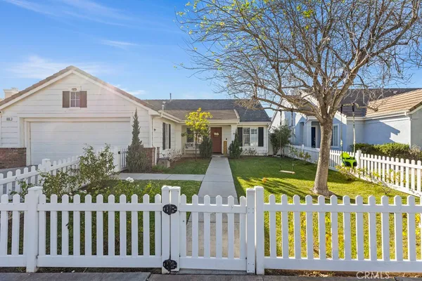 $830,000 | 565 Rosalinda Drive, Oxnard, CA 93030