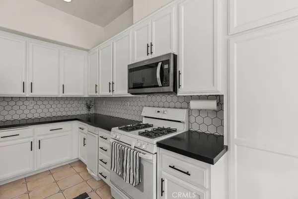 $830,000 | 565 Rosalinda Drive, Oxnard, CA 93030