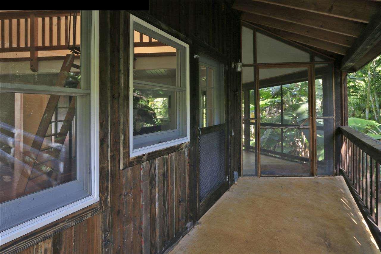 11 Kane Place Haiku, HI 96708 - Photo 19 of 30 a view of a porch with wooden floor and outdoor space