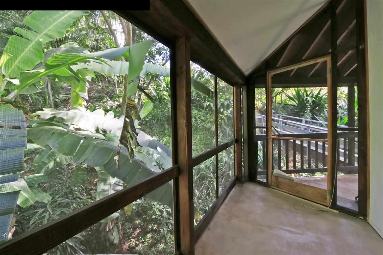 11 Kane Place Haiku, HI 96708 - Photo 20 of 30 a view of a porch