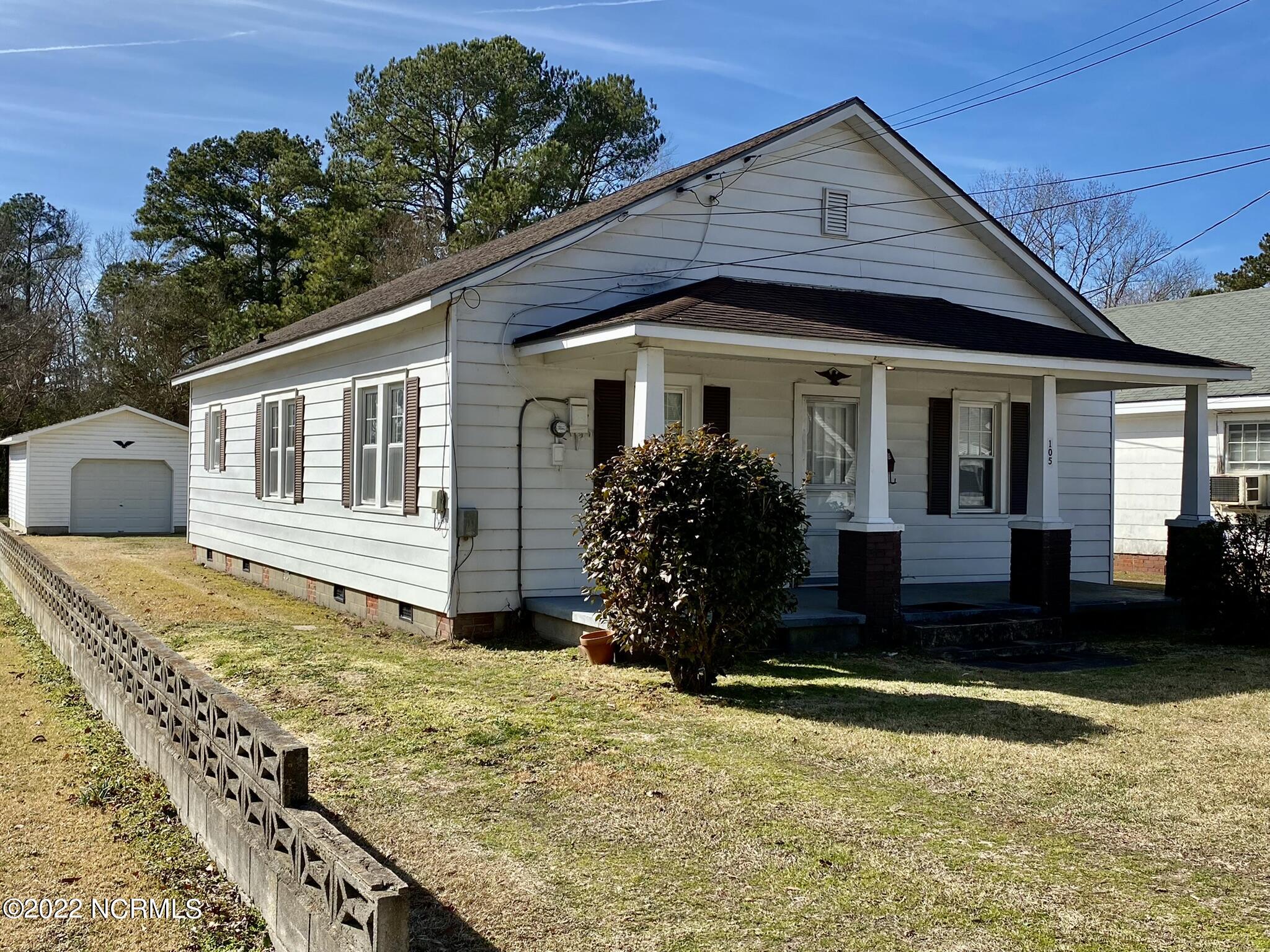 105 North McCaskey Road Williamston, NC 27892 - Photo 2 of 35 IMG_3796