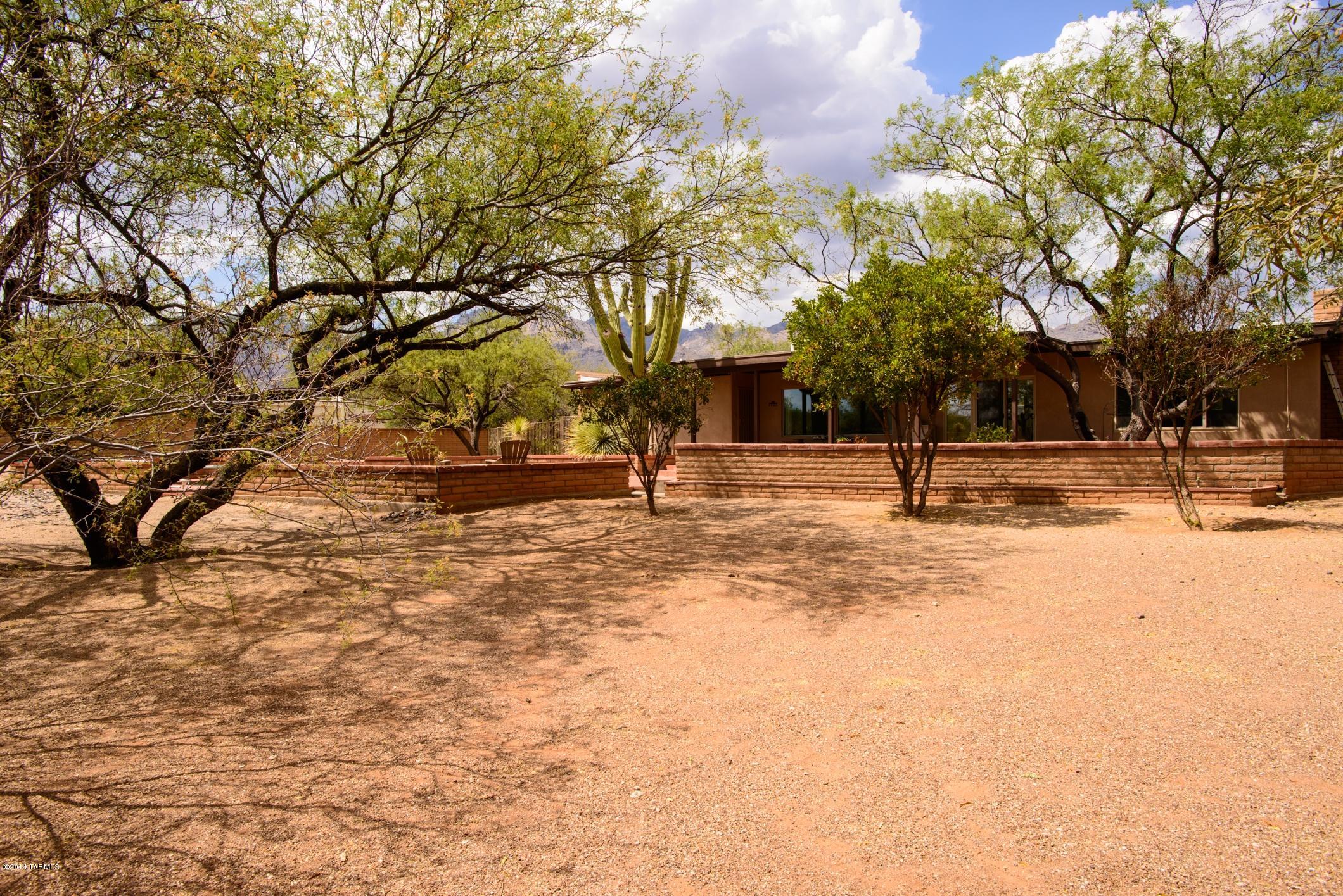 7946 East Coronado Road Tucson, AZ 85750 - Photo 2 of 14