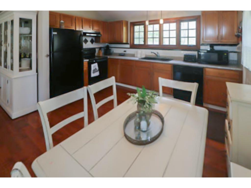 41 High Street Stratham, NH 03885 - Photo 2 of 18 Gallery Image 2