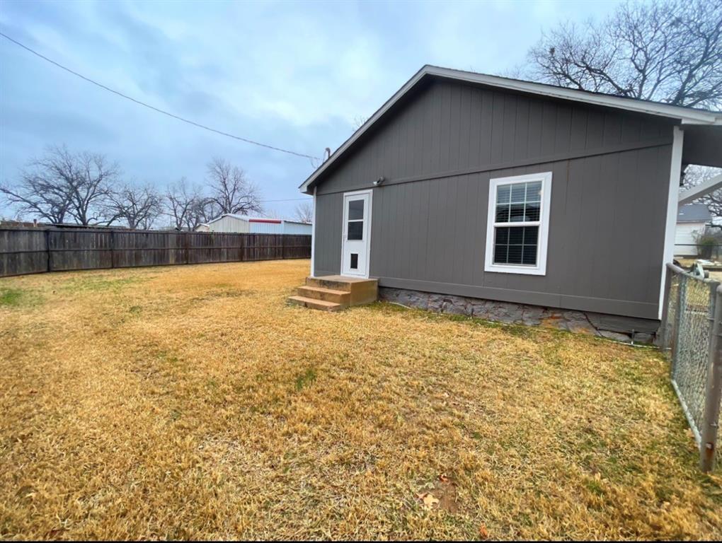 1335 Florea Street Graham, TX 76450 - Photo 11 of 15