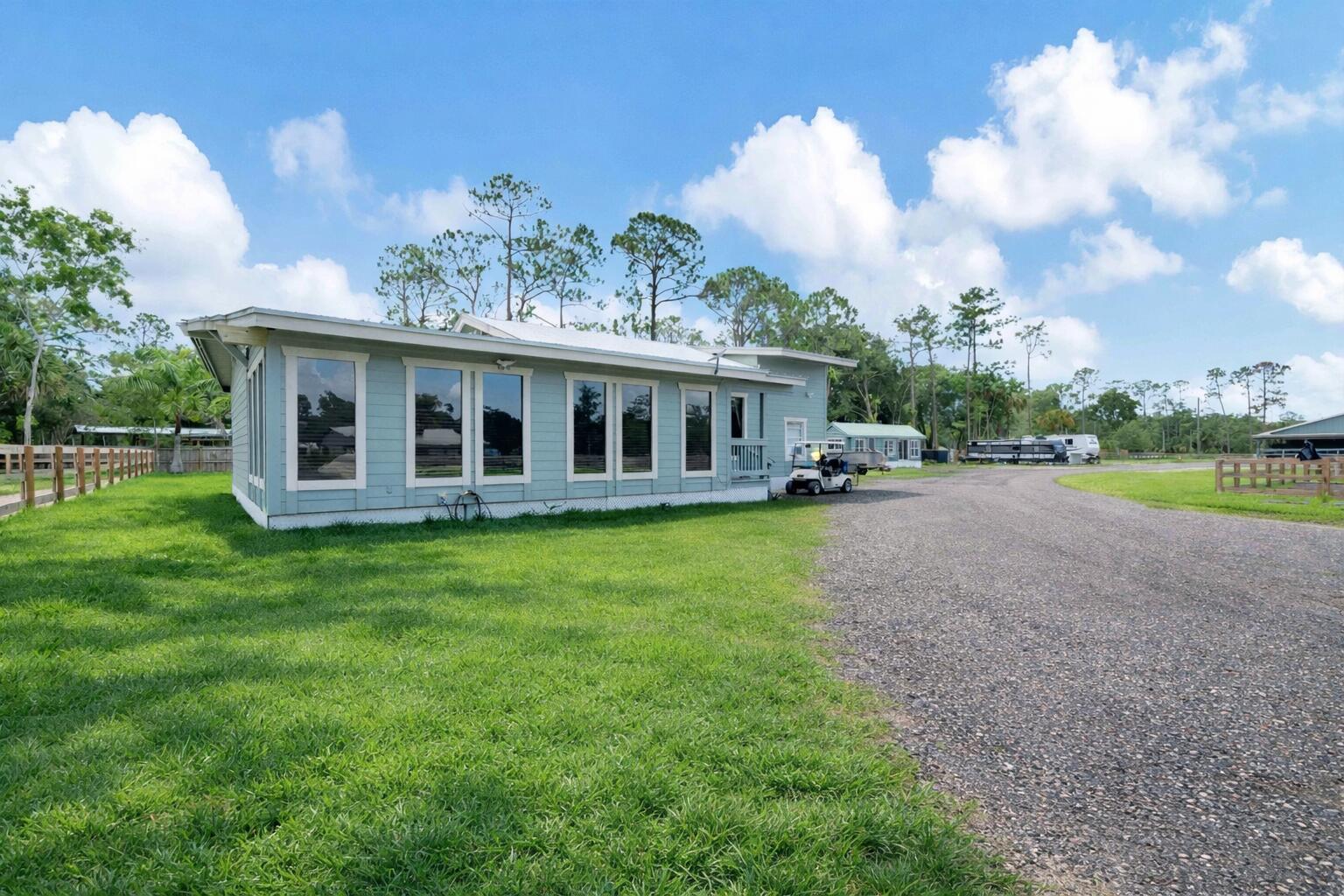 14845 Collecting Canal Road Loxahatchee Groves, FL 33470 - Photo 13 of 31 Owner's cabin