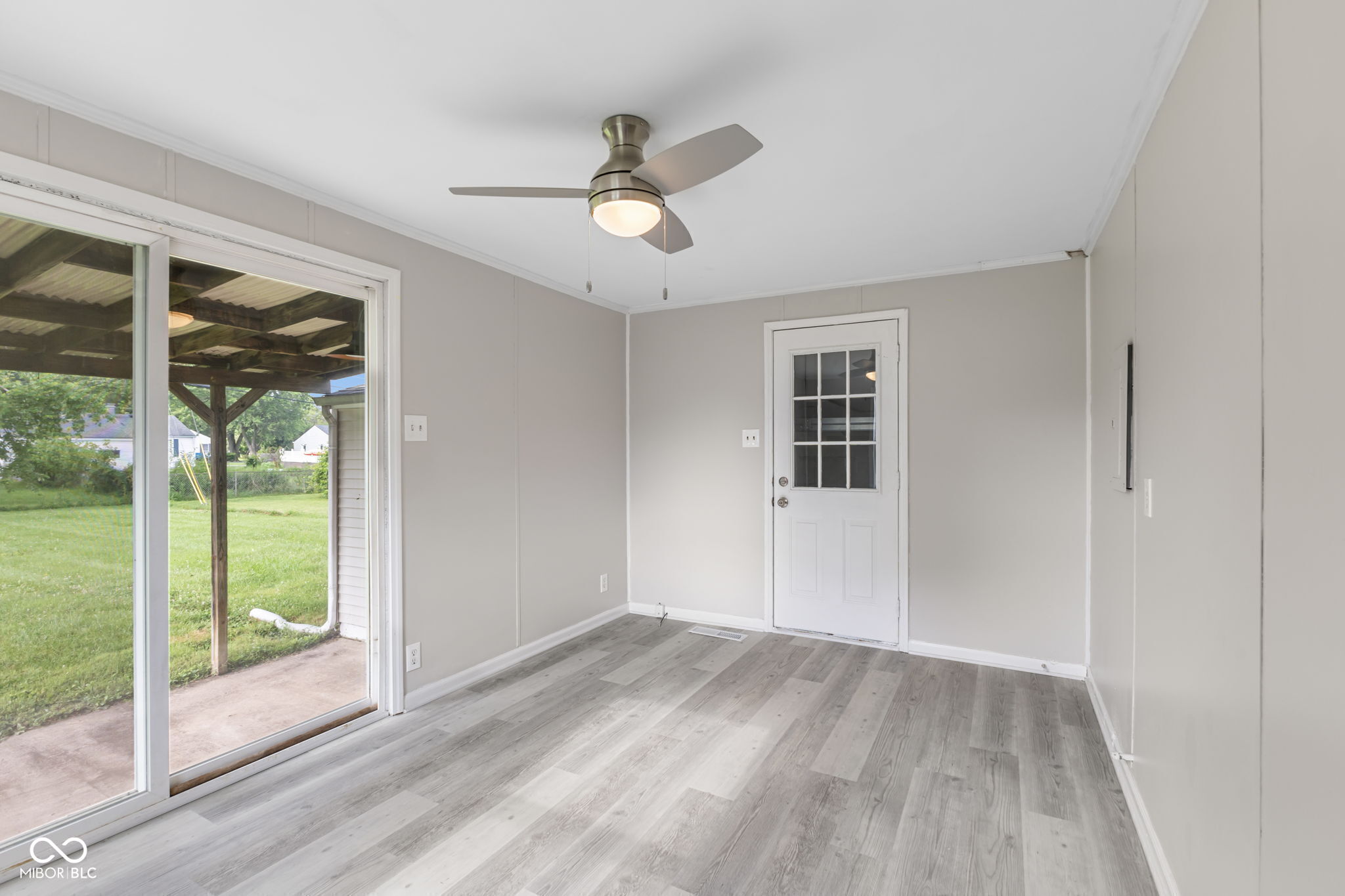 4749 West Smith Valley Road Greenwood, IN 46143 - Photo 11 of 21