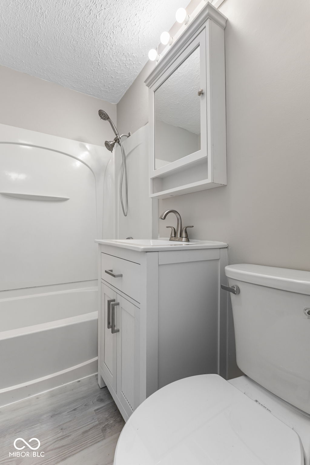 4749 West Smith Valley Road Greenwood, IN 46143 - Photo 15 of 21