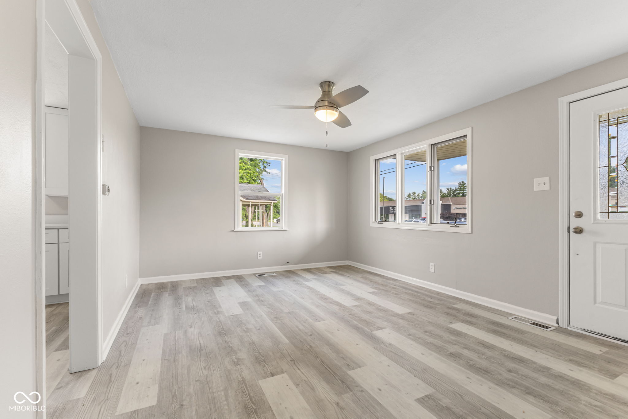 4749 West Smith Valley Road Greenwood, IN 46143 - Photo 5 of 21