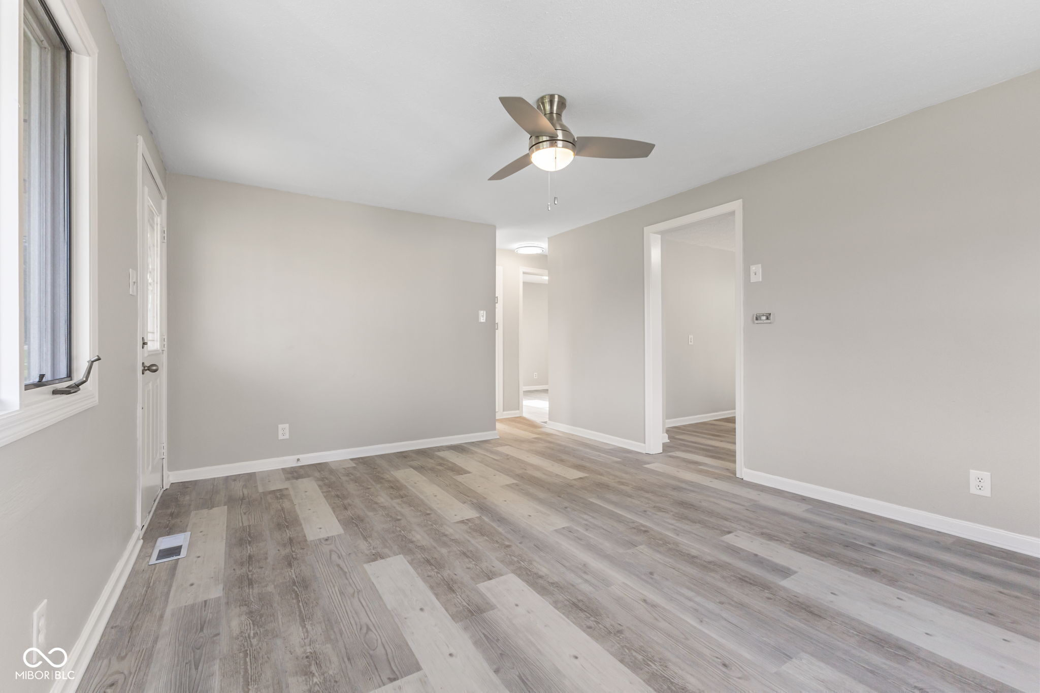 4749 West Smith Valley Road Greenwood, IN 46143 - Photo 6 of 21