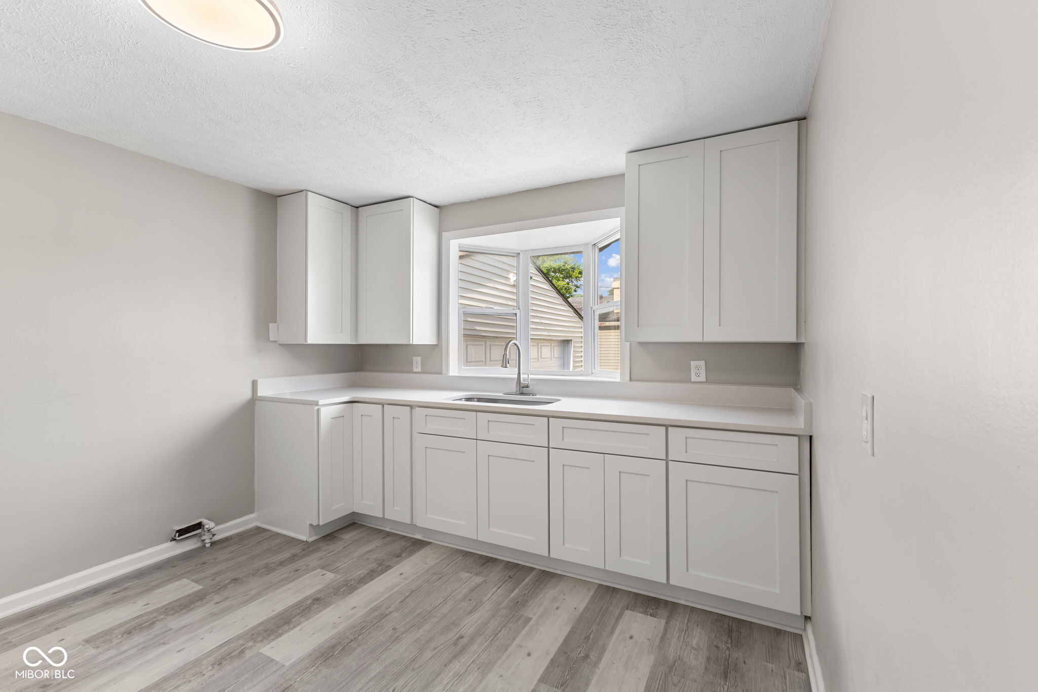 4749 West Smith Valley Road Greenwood, IN 46143 - Photo 7 of 21