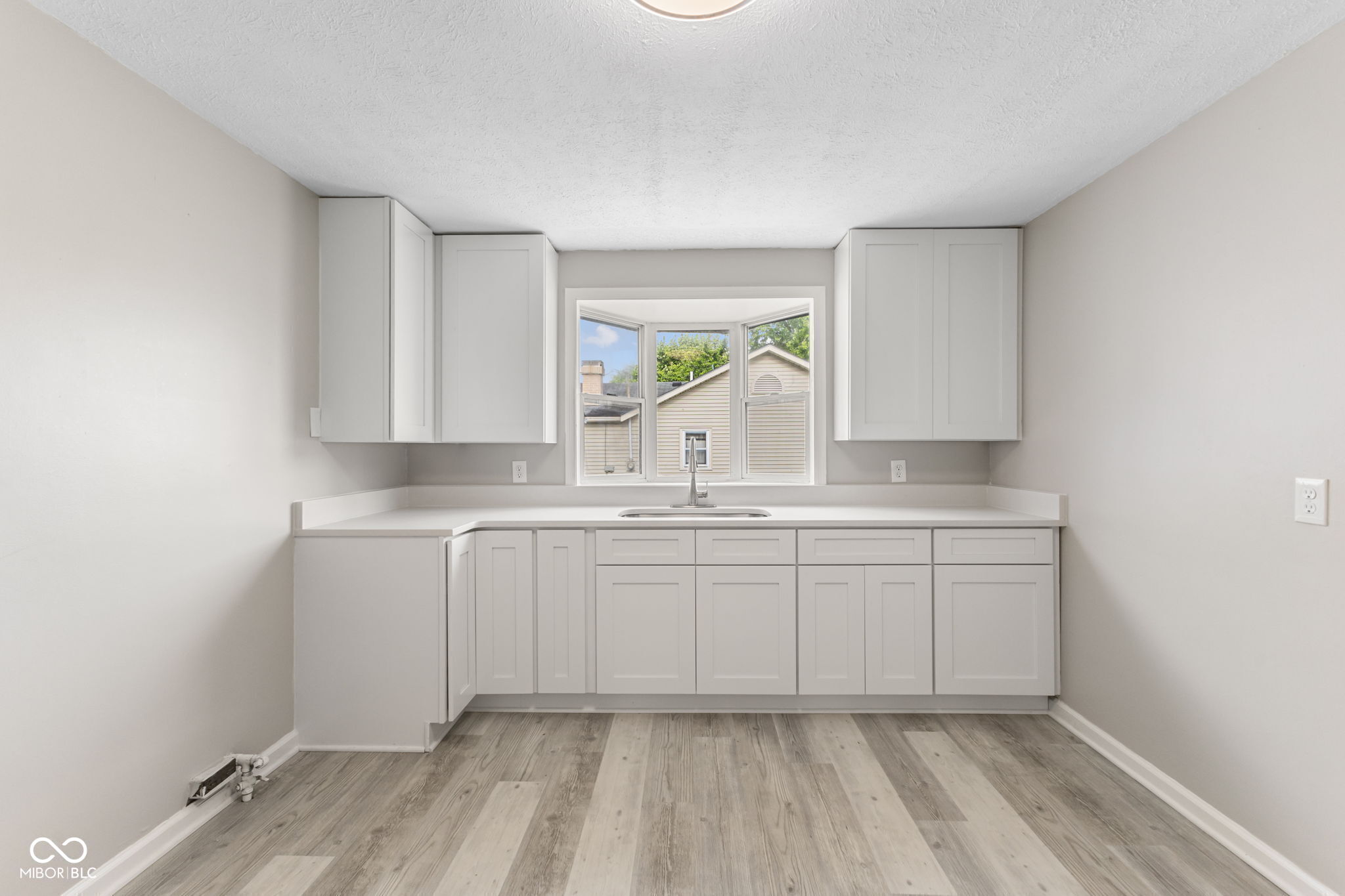 4749 West Smith Valley Road Greenwood, IN 46143 - Photo 8 of 21