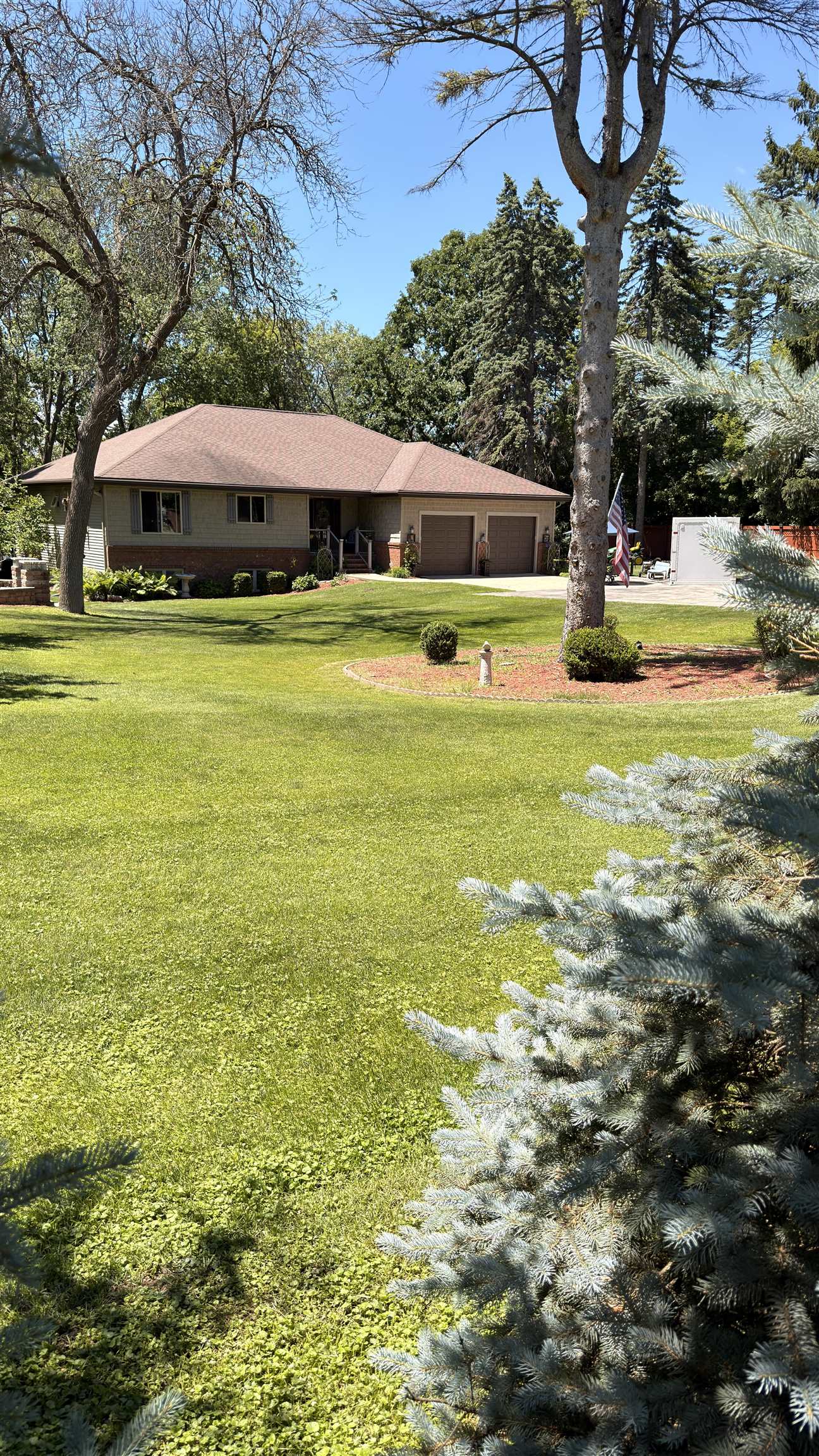 11 South Kools Court Appleton, WI 54914 - Photo 4 of 39