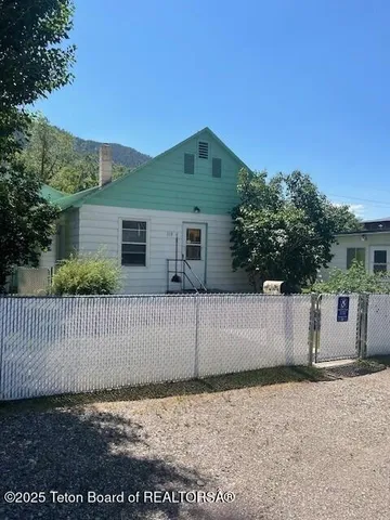 $4,500,000 | 110-120 West Hansen Avenue, Jackson, WY 83001