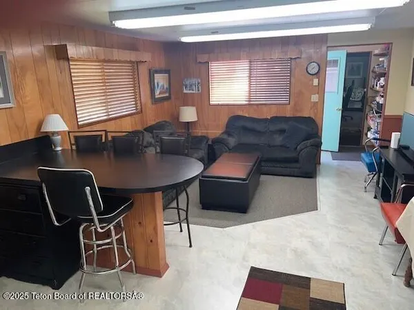 $4,500,000 | 110-120 West Hansen Avenue, Jackson, WY 83001