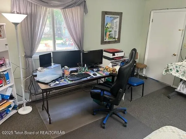 $4,500,000 | 110-120 West Hansen Avenue, Jackson, WY 83001