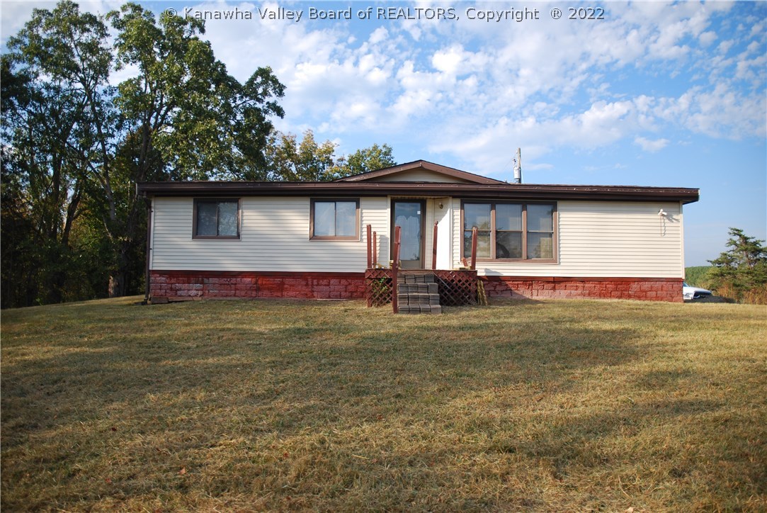 1755 Doc Casto Road Leon, WV 25123 - Photo 17 of 32 Gallery Image 17