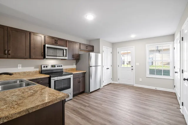 $1,000 | 248 Smithson Lane, Unit B, Clarksville, TN 37040