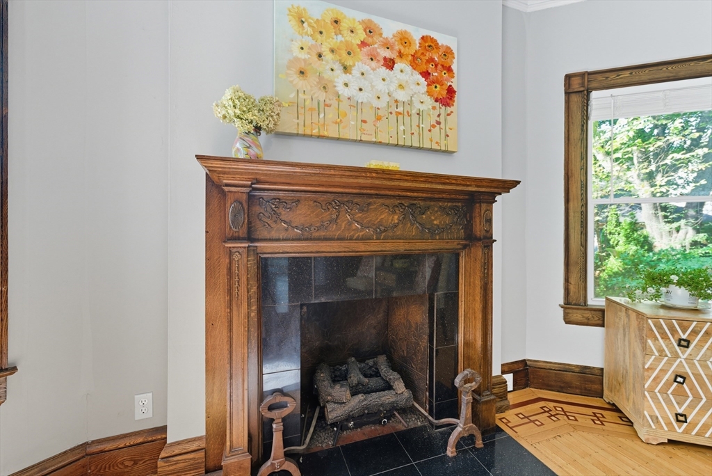 66 Fairfield Street Springfield, MA 01108 - Photo 11 of 42