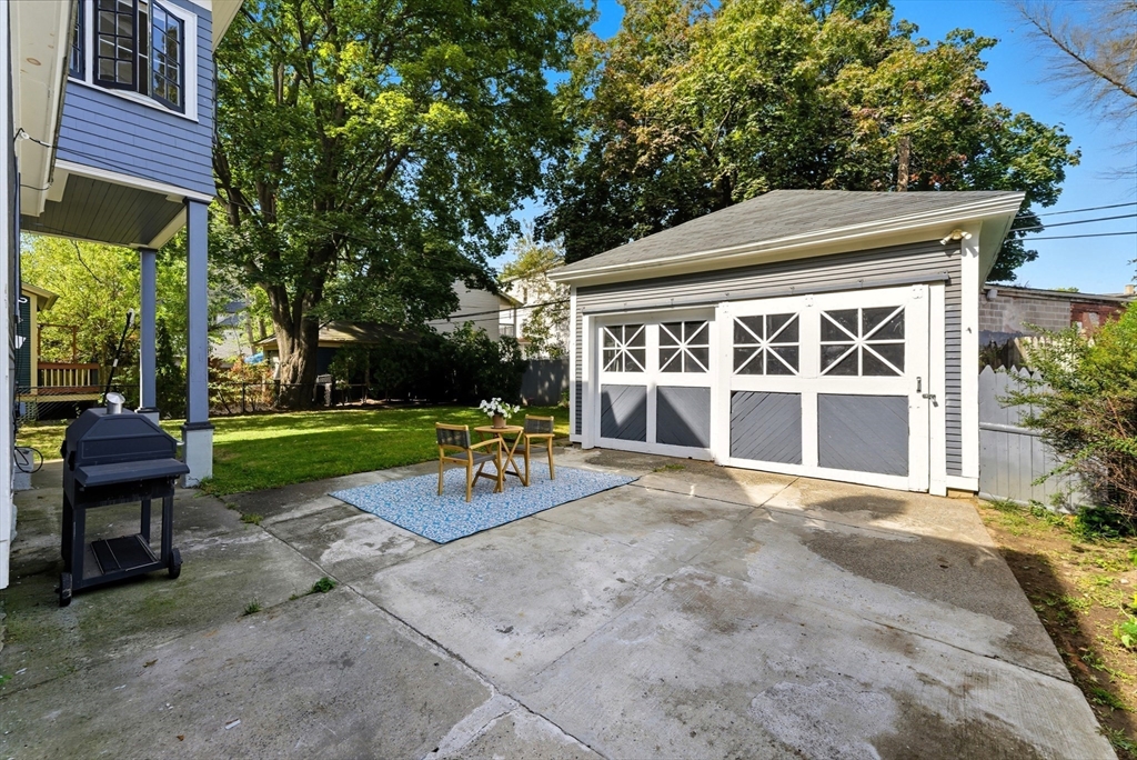 66 Fairfield Street Springfield, MA 01108 - Photo 38 of 42