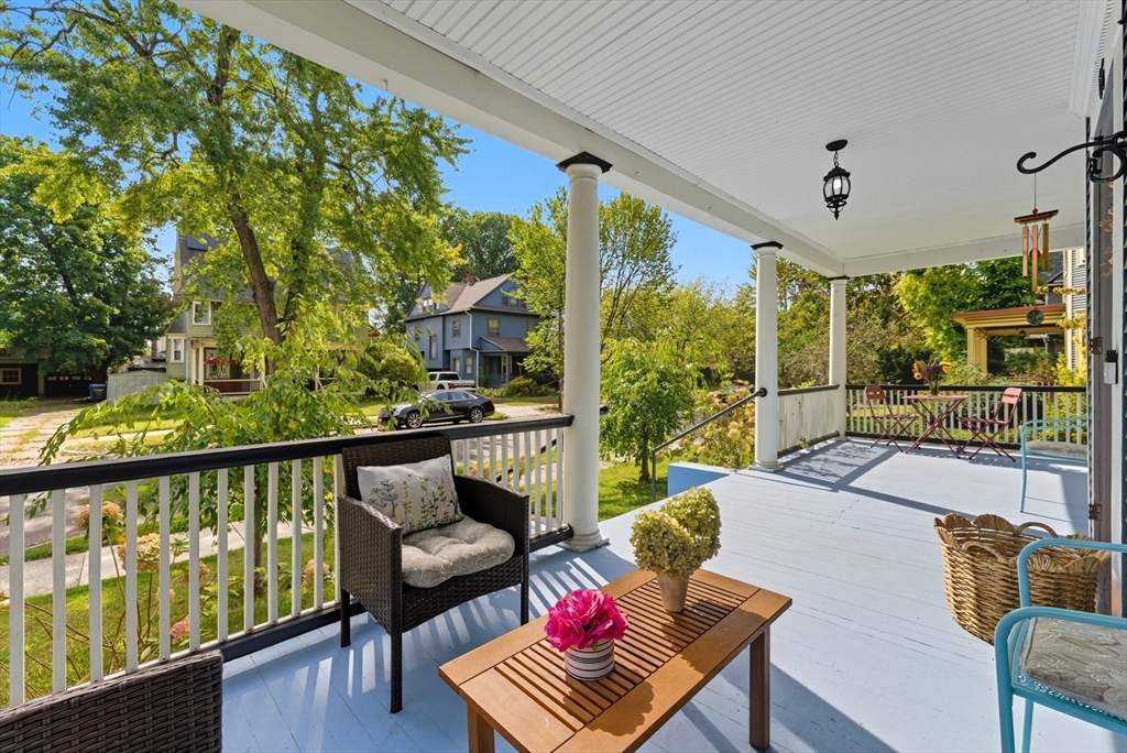 66 Fairfield Street Springfield, MA 01108 - Photo 4 of 42