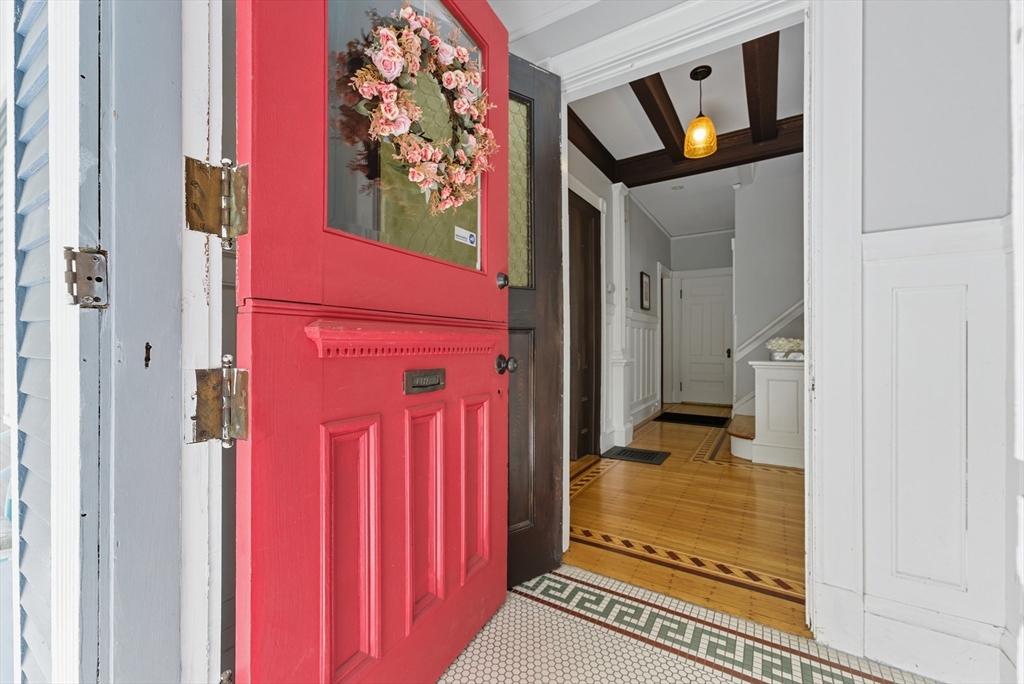 66 Fairfield Street Springfield, MA 01108 - Photo 5 of 42