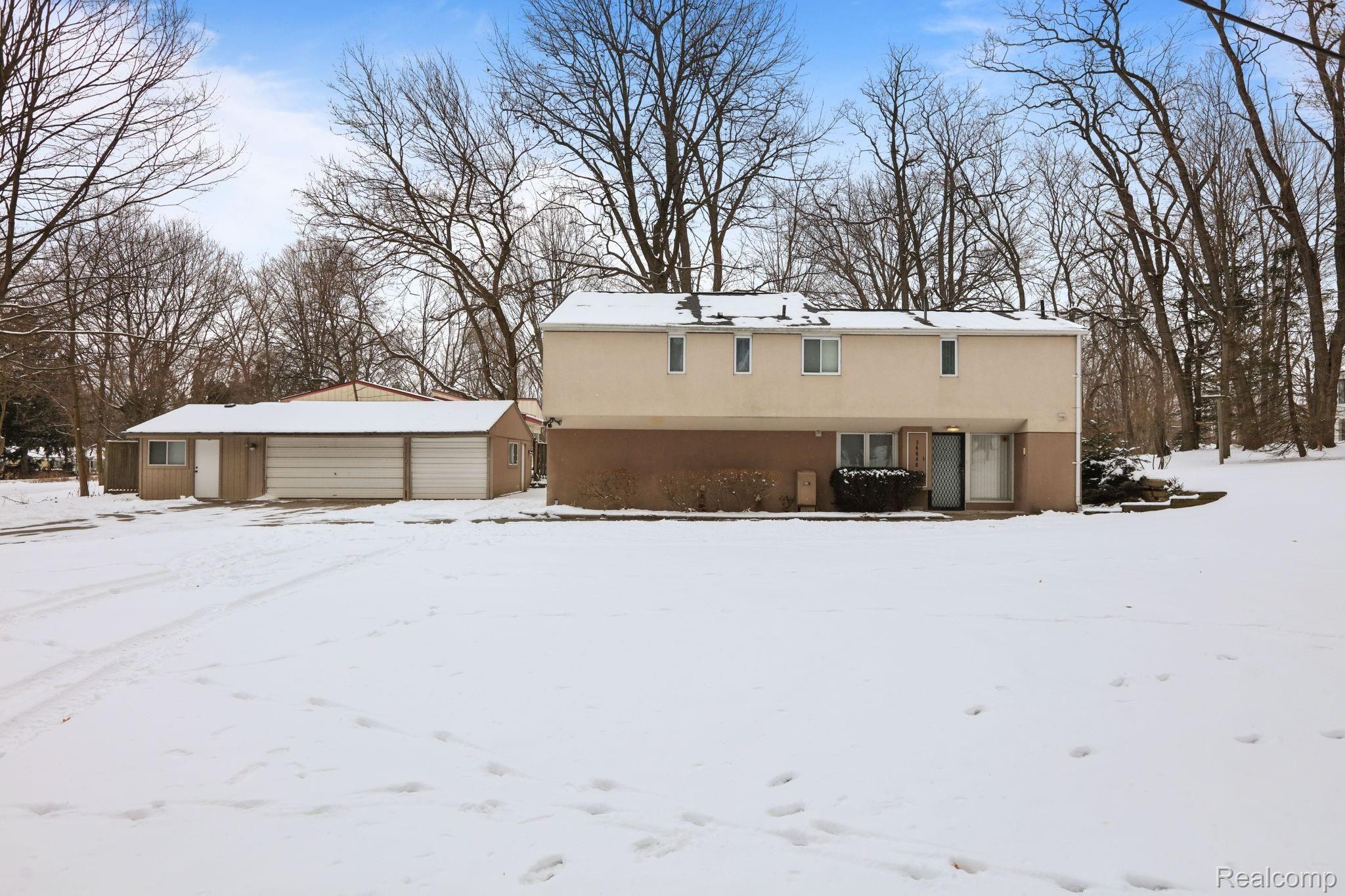36640 Howard Road Farmington, MI 48331 - Photo 3 of 28 2-web-or-mls-36640 Howard Rd Farmington Hills - 02.jpg