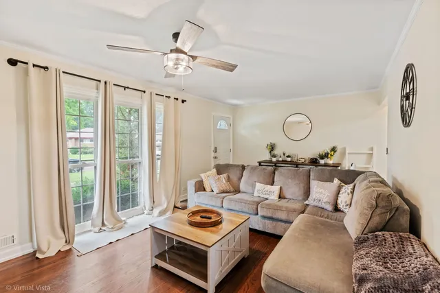 $281,000 | 1181 Hiawatha Drive, Elgin, IL 60120