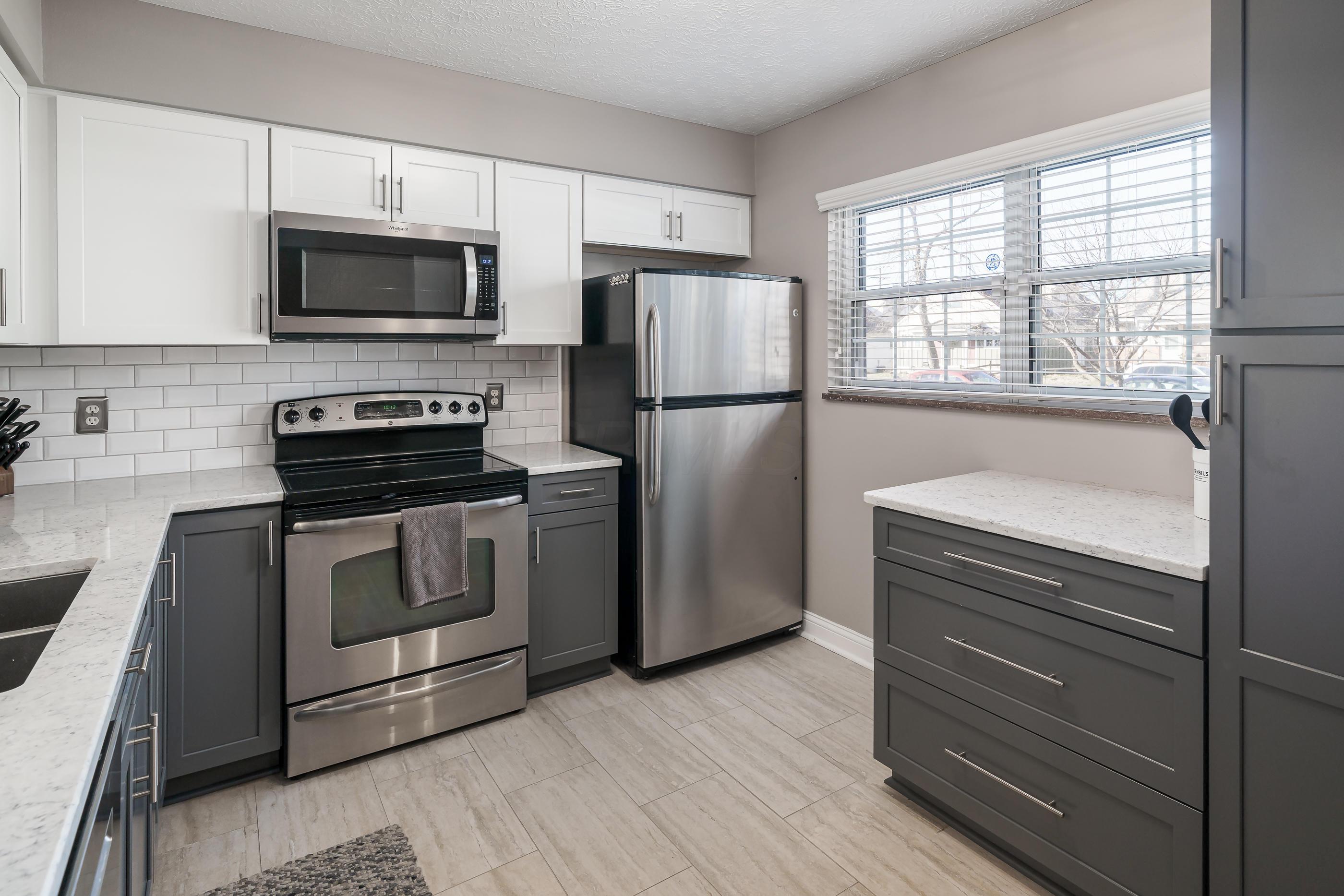 854 Palmer Road Columbus, OH 43212 - Photo 4 of 30