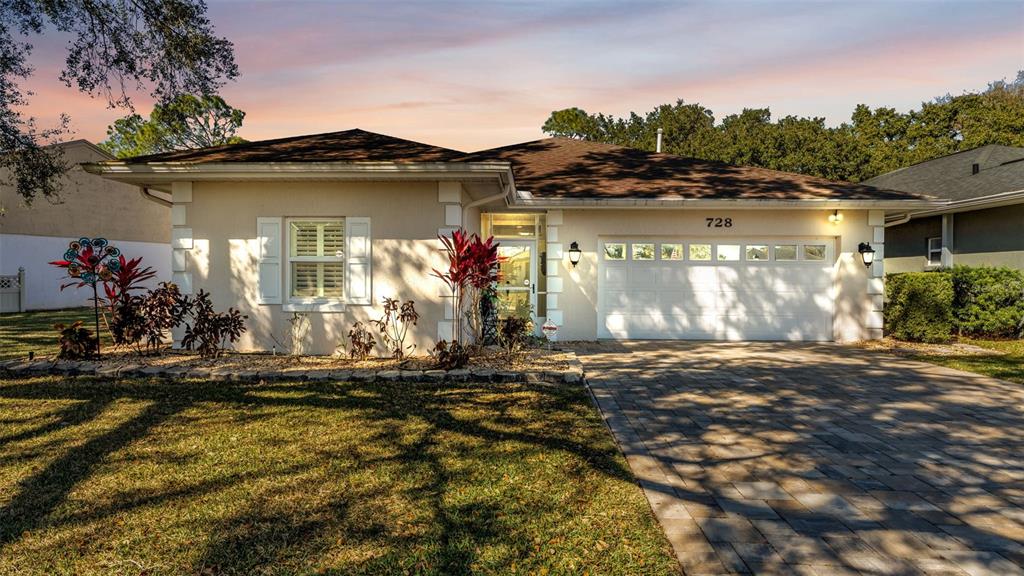 728 Canberra Road Winter Haven, FL 33884 - Photo 47 of 47 a front view of a house