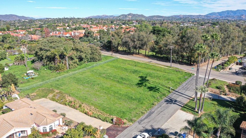 1086-88 Snow Creek Road Fallbrook, CA 92028 - Photo 3 of 4