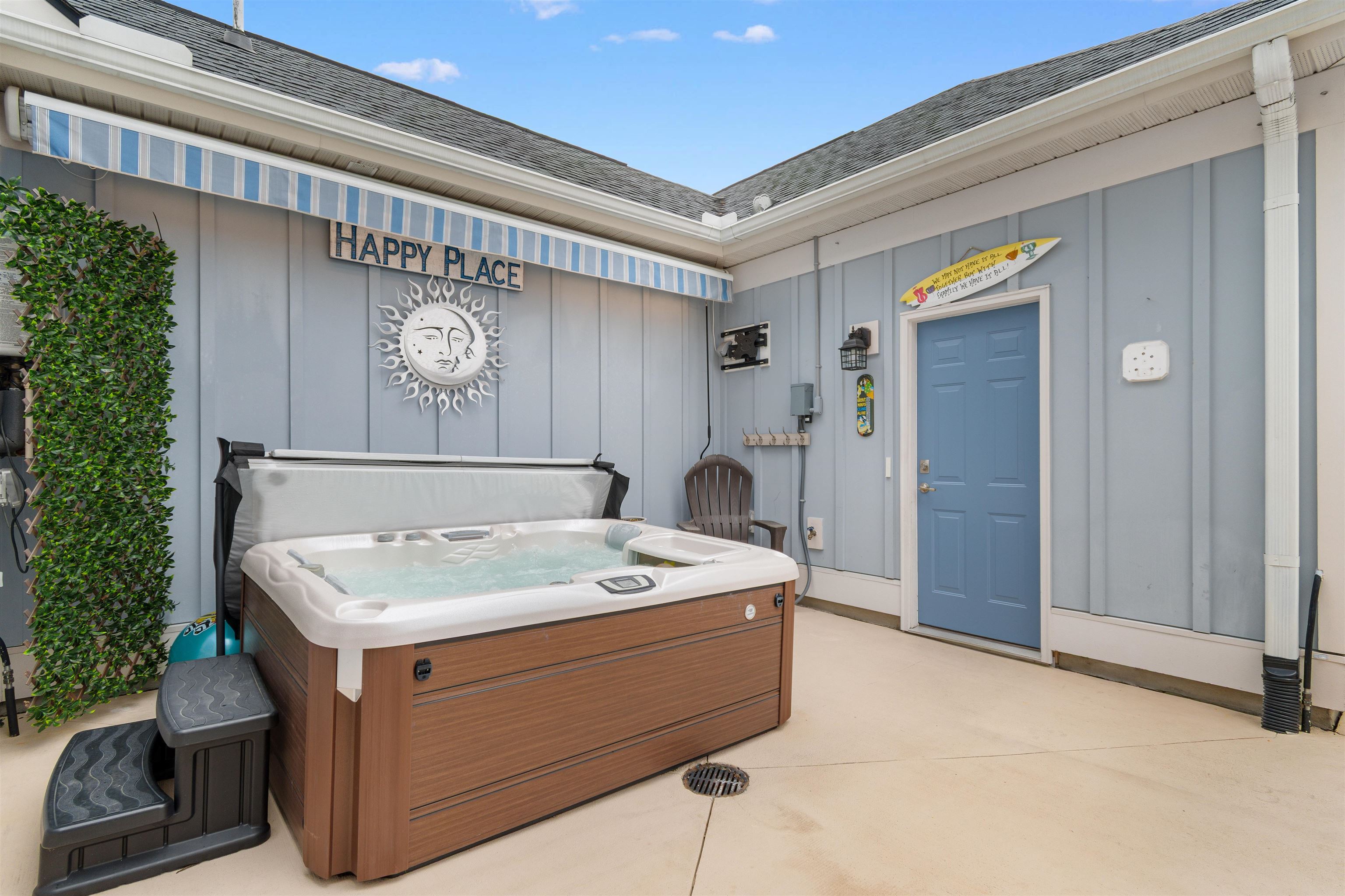 2408 Heritage Loop, Unit 2408 Myrtle Beach, SC 29577 - Photo 27 of 40 Bedroom with a decorative wall