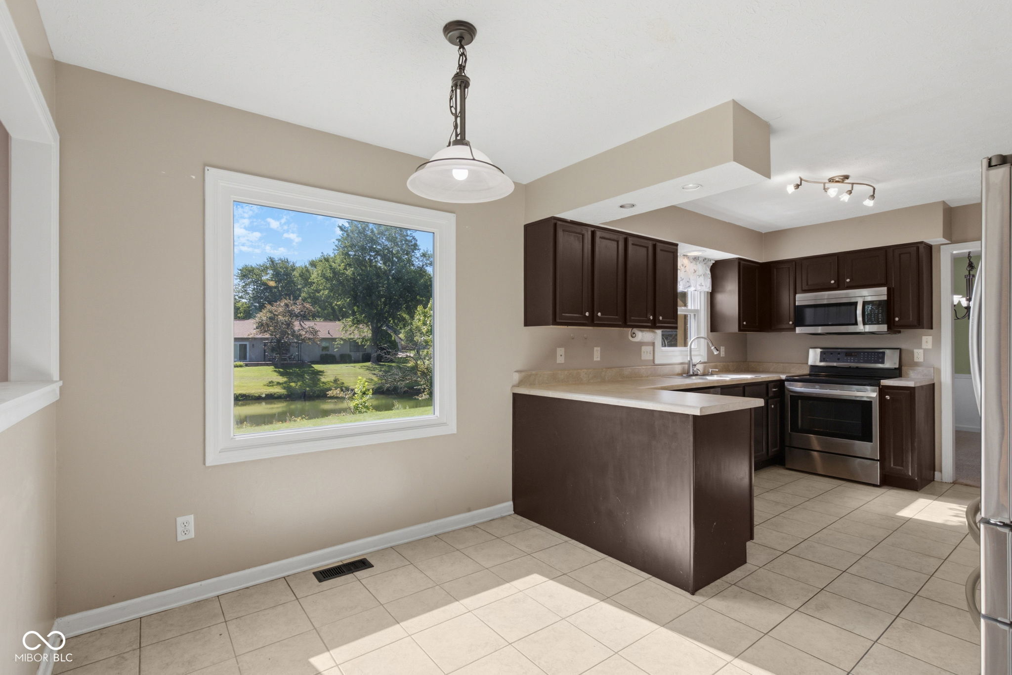 7957 Castle Lake Road Indianapolis, IN 46256 - Photo 14 of 53