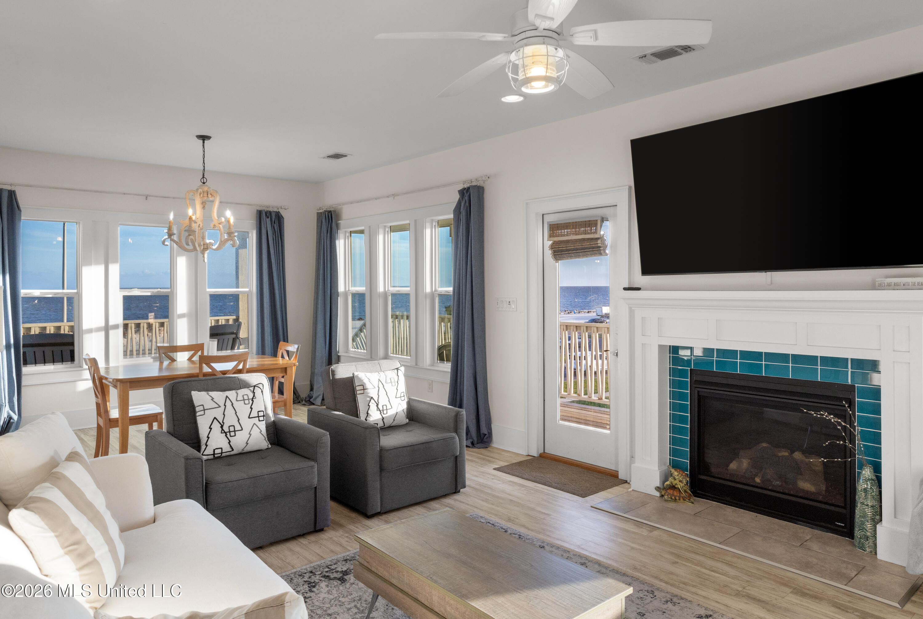 1623 Cayman Cove Biloxi, MS 39531 - Photo 15 of 58 00025