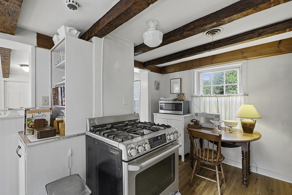 236 Mendon Street Upton, MA 01568 - Photo 9 of 41