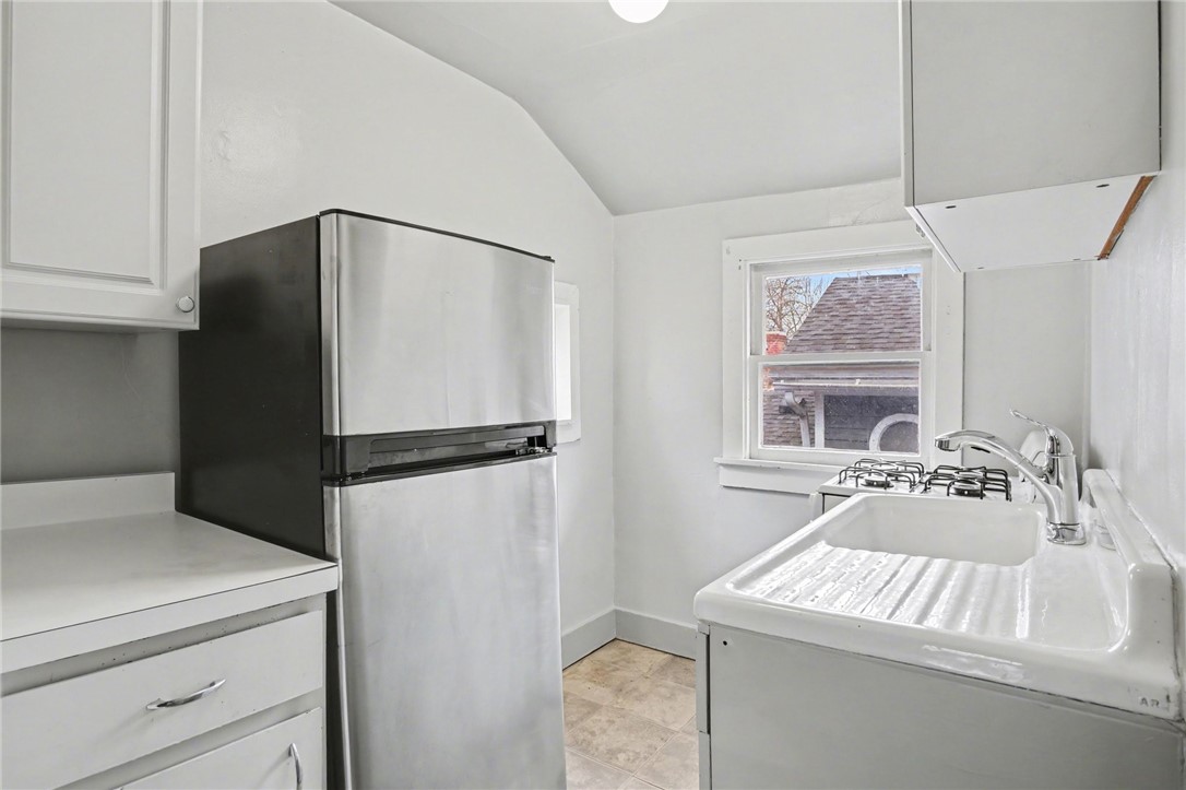 49 Hickory Street Rochester, NY 14620 - Photo 23 of 38 Apt 2