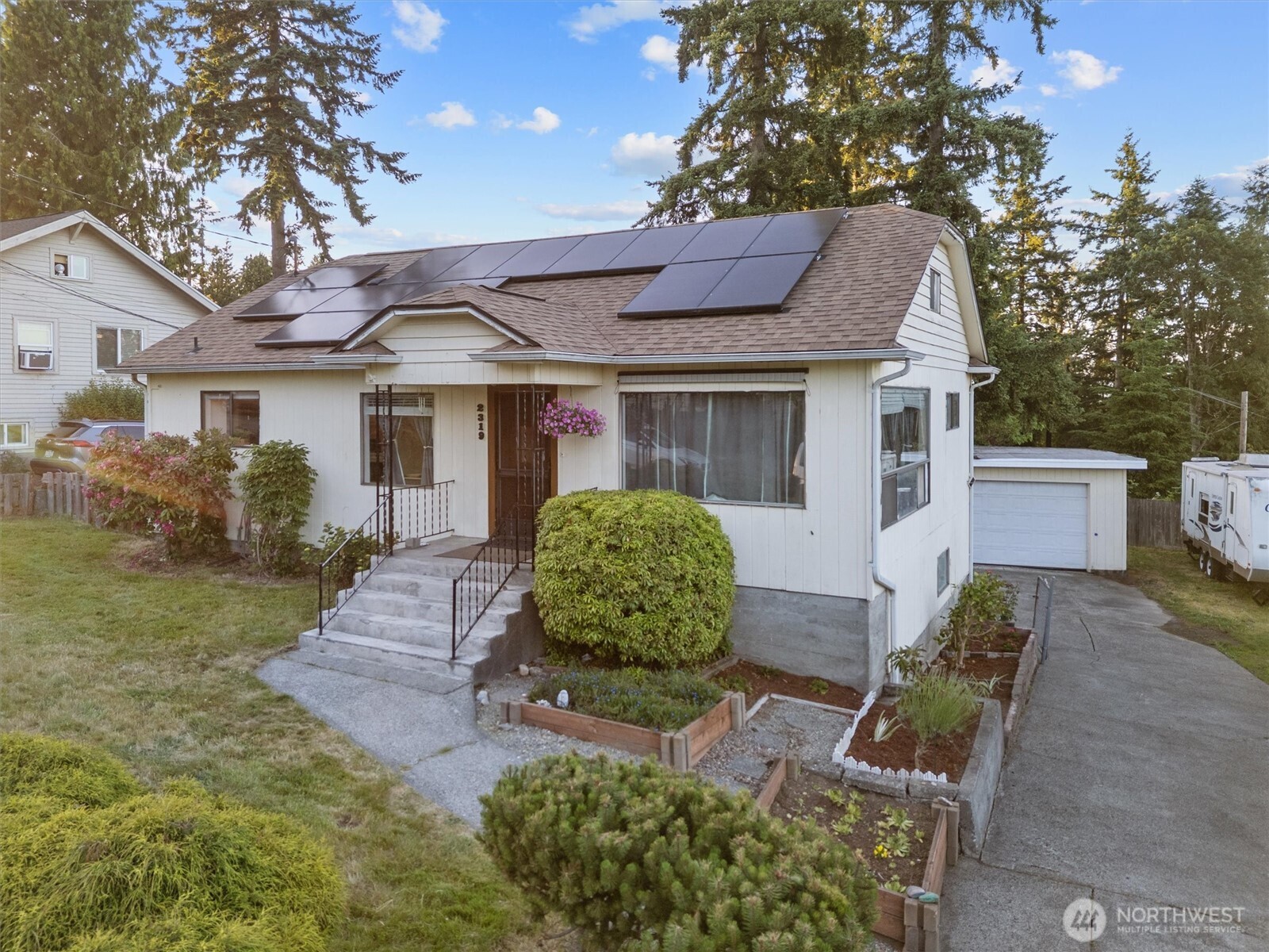 2319 Gale Place Everett, WA 98203 - Photo 4 of 40