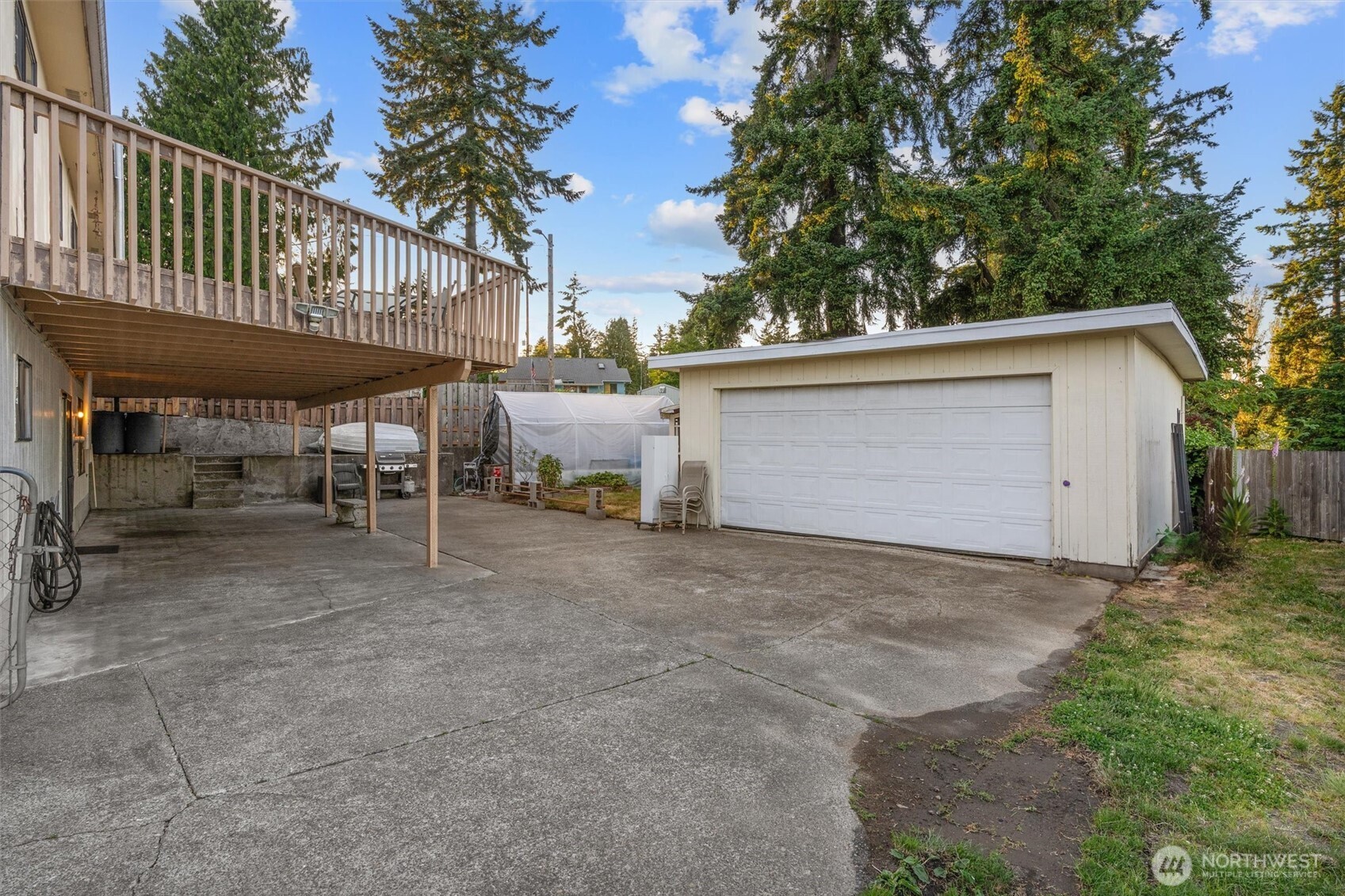 2319 Gale Place Everett, WA 98203 - Photo 6 of 40