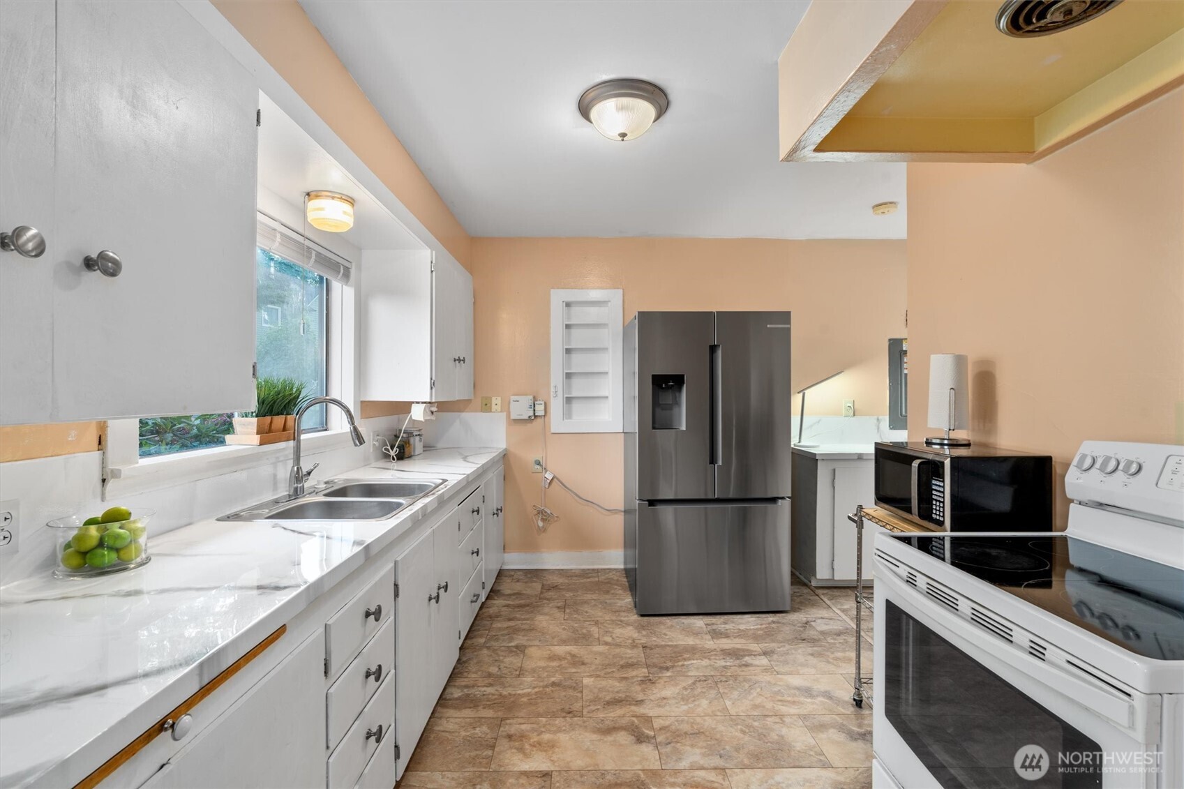 2319 Gale Place Everett, WA 98203 - Photo 10 of 40