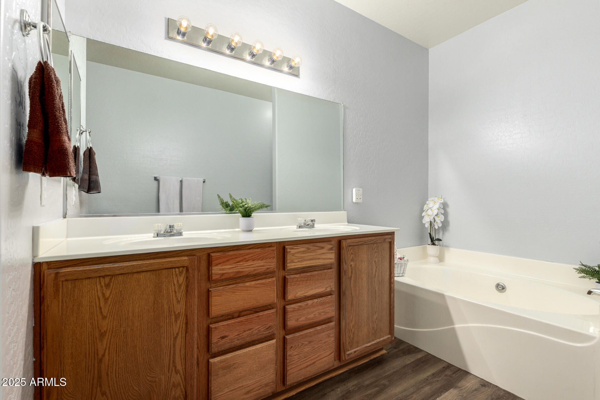 2748 South Sailors Way Gilbert, AZ 85295 - Photo 15 of 50 17 Sailors