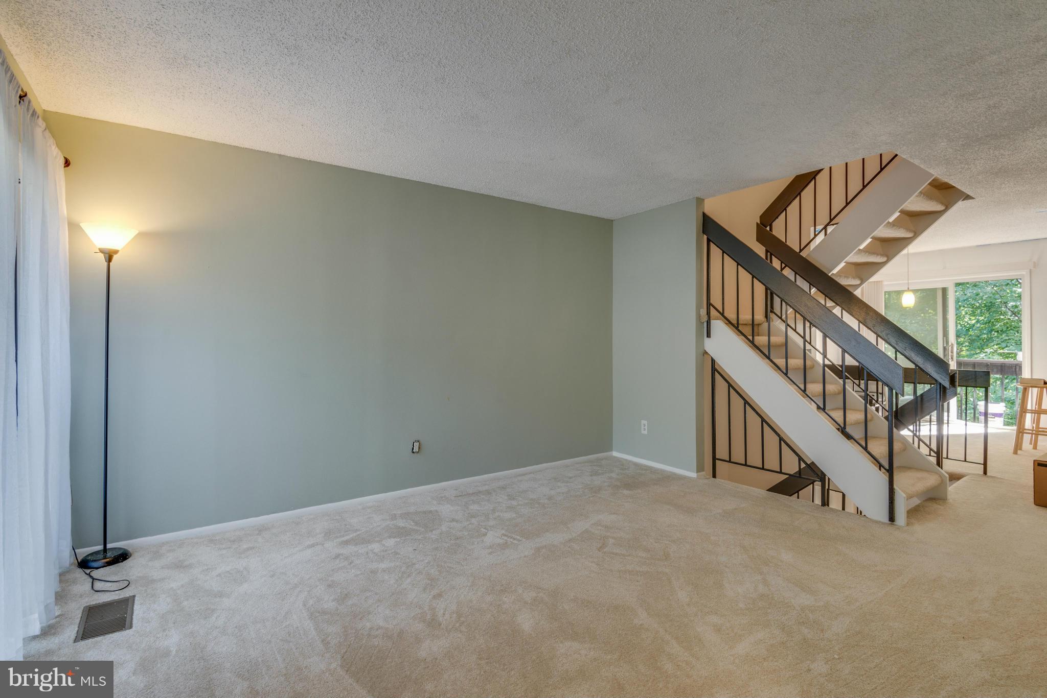 2190 Cartwright Place Reston, VA 20191 - Photo 4 of 29 Living Room
